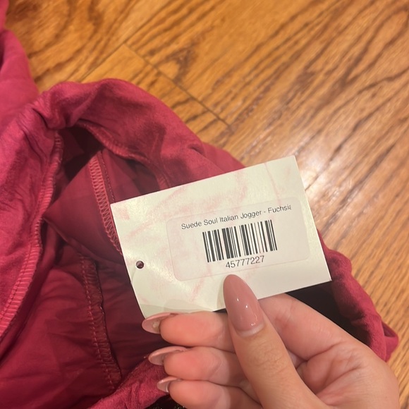 NWT Coastal Bloom Woman’s Fushia Suede Soul Italian Joggers - Picture 6 of 7